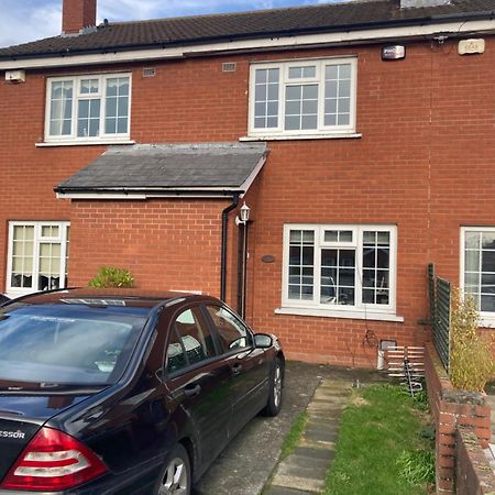Vila Entire Terraced Two Story Redbrick House With Parking In Secluded Cul De Sac Dublin Exteriér fotografie