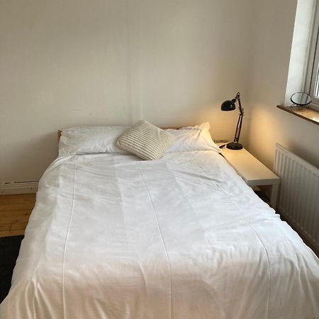 Vila Entire Terraced Two Story Redbrick House With Parking In Secluded Cul De Sac Dublin Exteriér fotografie