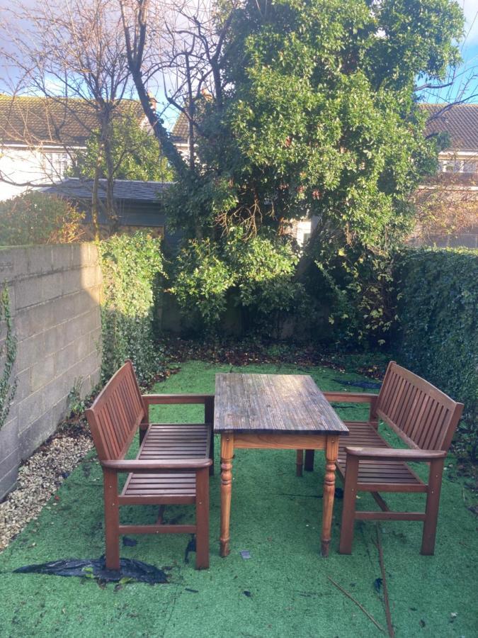 Vila Entire Terraced Two Story Redbrick House With Parking In Secluded Cul De Sac Dublin Exteriér fotografie
