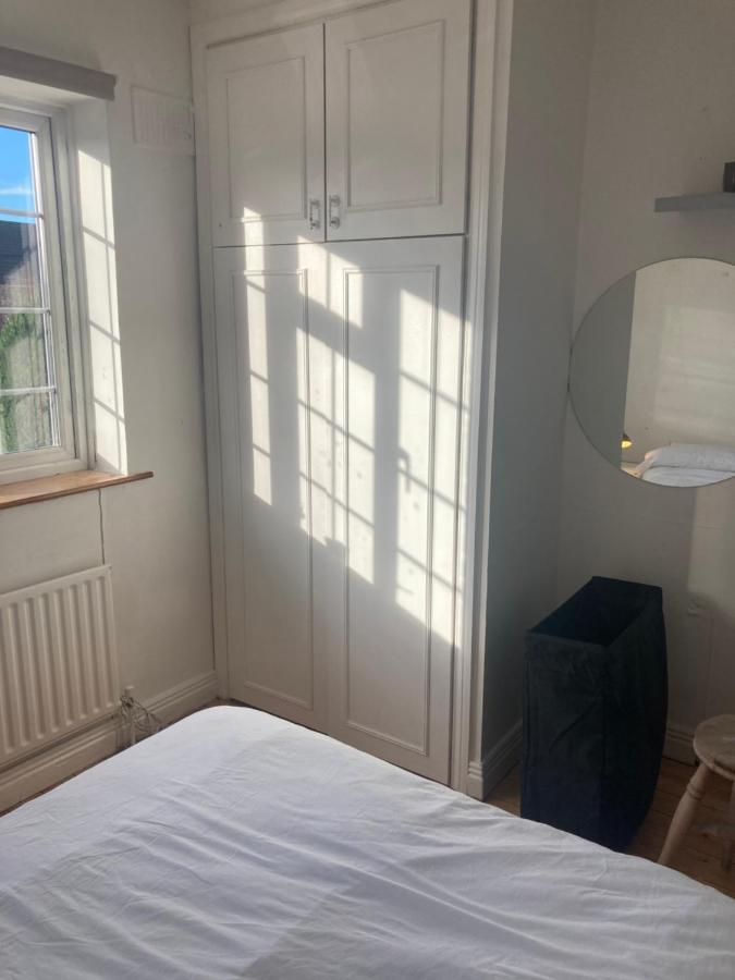 Vila Entire Terraced Two Story Redbrick House With Parking In Secluded Cul De Sac Dublin Exteriér fotografie