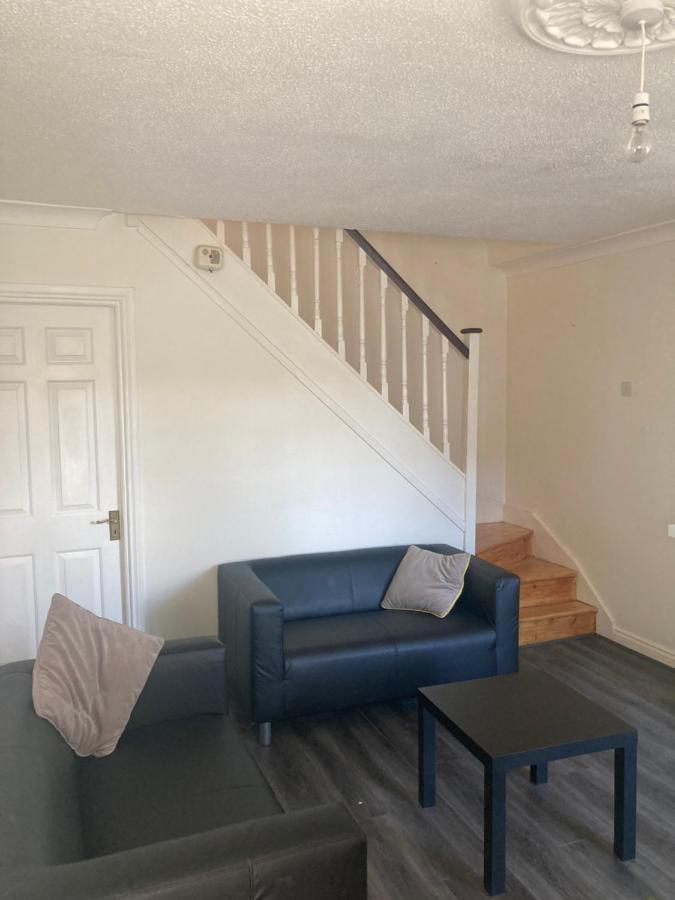 Vila Entire Terraced Two Story Redbrick House With Parking In Secluded Cul De Sac Dublin Exteriér fotografie