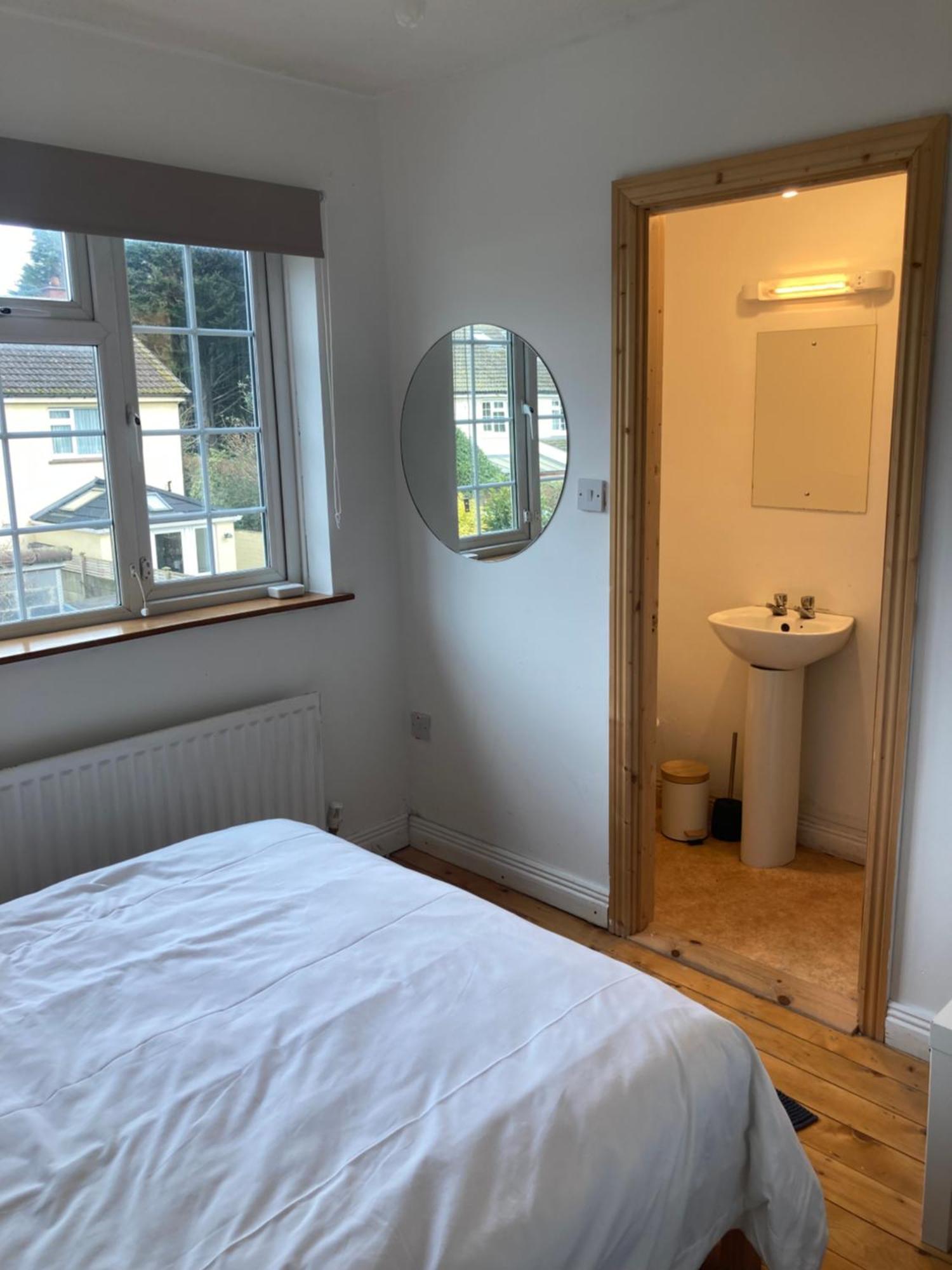 Vila Entire Terraced Two Story Redbrick House With Parking In Secluded Cul De Sac Dublin Exteriér fotografie